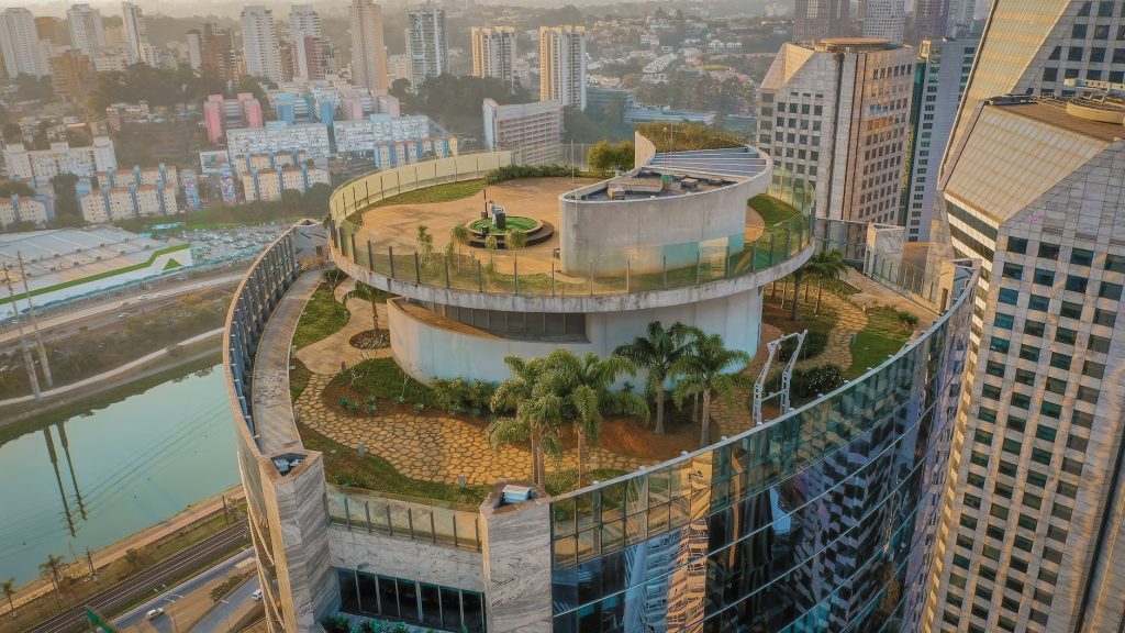 House: Rooftop Gardens – Nature’s Oasis in the Heart of Modern Luxury by JCVPM Architect Design & Build.